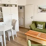 Strandkoenig-westerland-terrasse-mit-garten-strandnaehe-pkw-stellplatz Apartmán