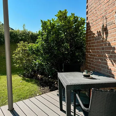 Strandkoenig-westerland-terrasse-mit-garten-strandnaehe-pkw-stellplatz 公寓 *